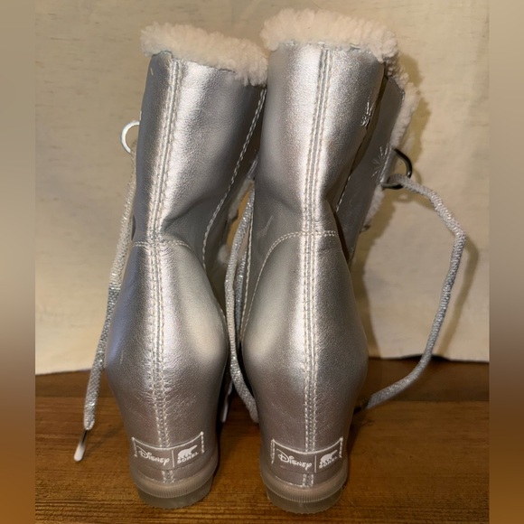 Disney X Sorel Women's Joan Of Arctic Frozen 2 Boots - Picture 4 of 4